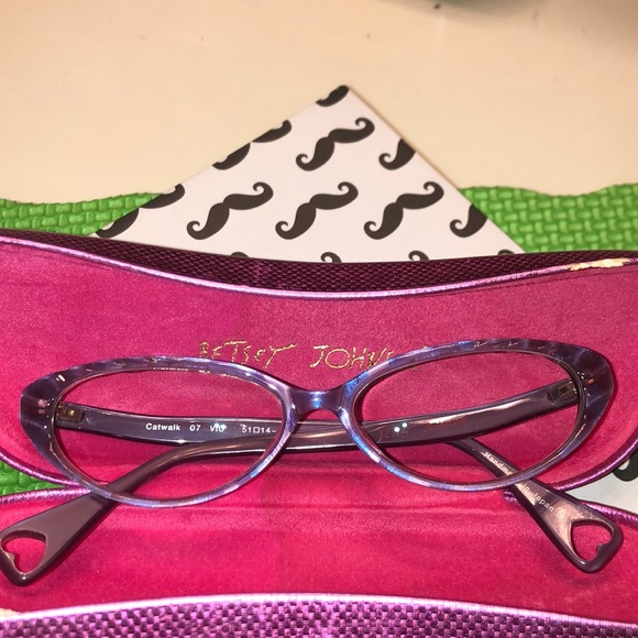 Betsey Johnson Accessories - Betsey Johnson sexy cat eye in iridescent purple